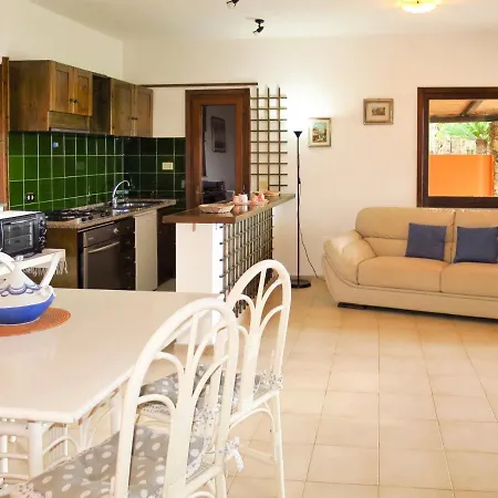 Holiday home Locazione Turistica Muntoni Carlini